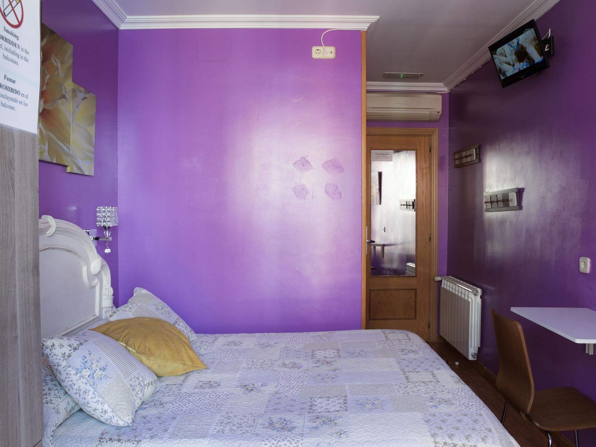Rc Miguel Angel Hostel Мадрид Екстериор снимка A room at the hotel