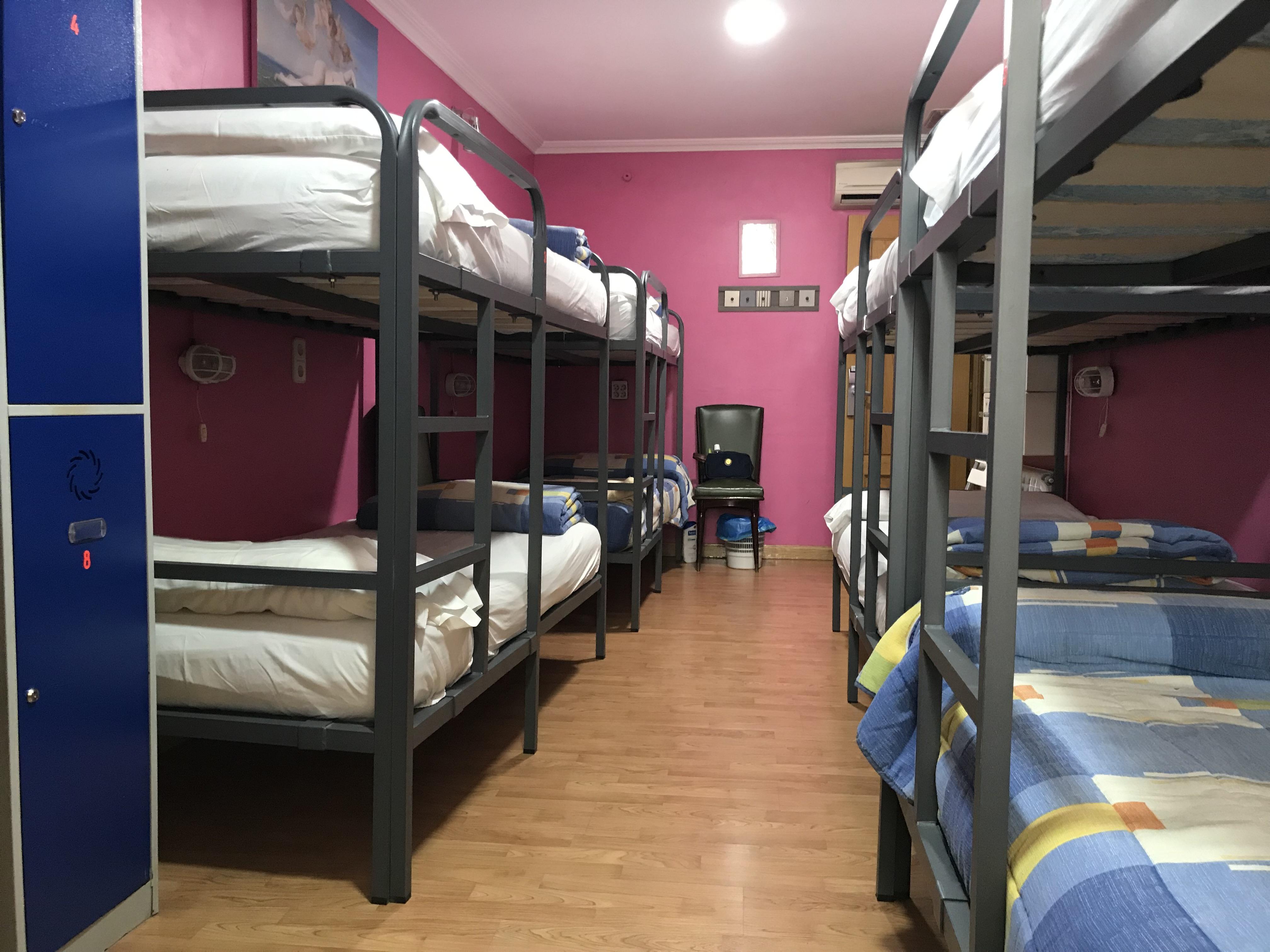 Rc Miguel Angel Hostel Мадрид Екстериор снимка Hostel in Madrid, Spain