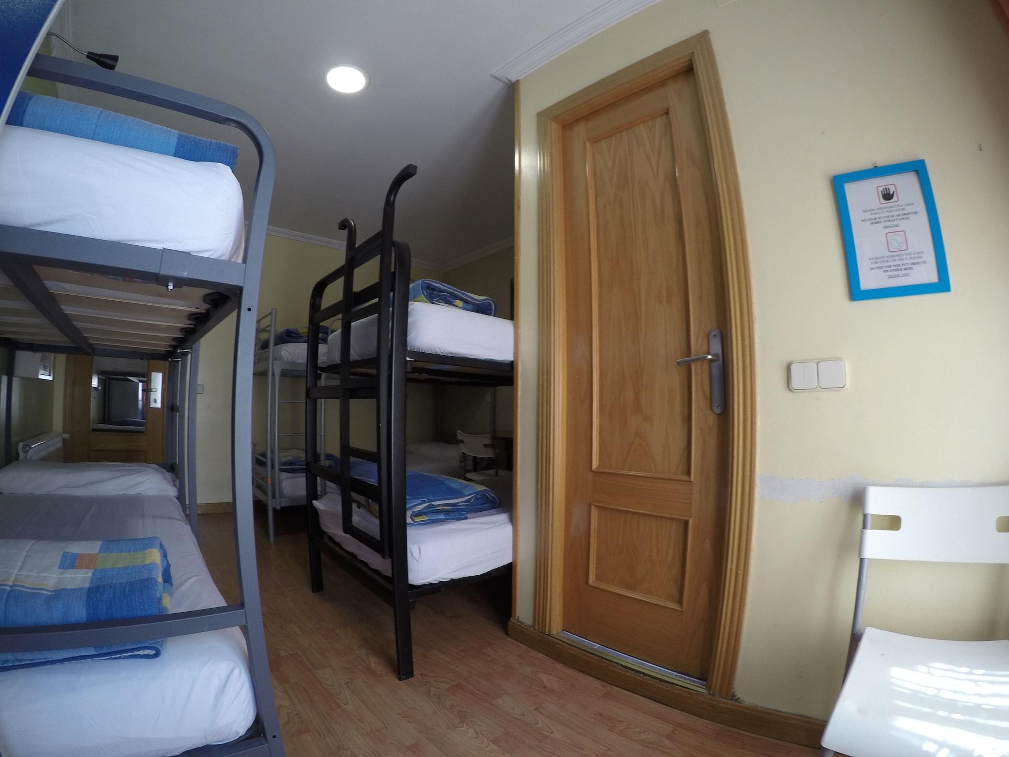 Rc Miguel Angel Hostel Мадрид Екстериор снимка Hostel in Madrid, Spain