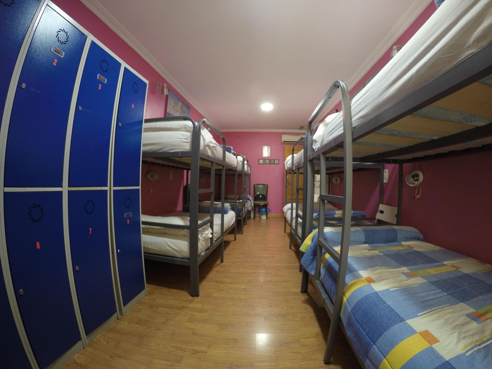Rc Miguel Angel Hostel Мадрид Екстериор снимка Hostel in Madrid, Spain